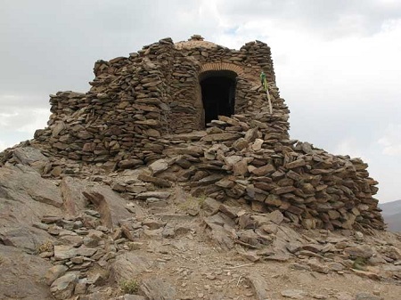 نوادگان امام موسی کاظم, امامزاده پیرغیب, روستای امامزاده پیرغیب