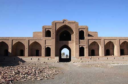 کاروانسرای مهر,کاروانسرای تاریخی روستای مهر کاروانسرای مهر,کاروانسرای تاریخی روستای مهر