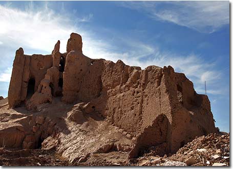 گزارش تصویری: بنای تاریخی قلعه اردشیر در شهر كرمان گزارش تصویری: بنای تاریخی قلعه اردشیر در شهر كرمان