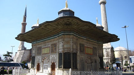 مسیر دسترسی به چشمه سلطان احمد سوم, چشمه سلطان احمداستانبول, چشمه سلطان احمد سوم