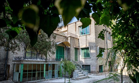 خانه نراقی در خیابان عباس آباد همدان از آثار تاریخی همدان جاهای تاریخی همدان, مسجدهای تاریخی همدان, جاذبههای تاریخی همدان
