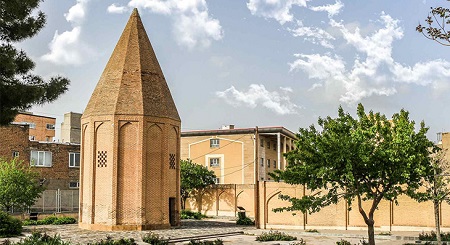 حمام تاریخی قلعه از آثار باستانی دیدنی همدان است آثار همدان, جاهای تاریخی همدان, مسجدهای تاریخی همدان