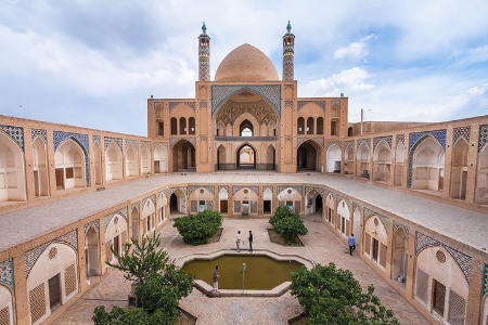 مسجد و مدرسه آقا بزرگ کاشان