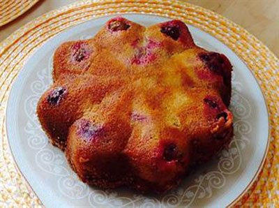 طرز تهیه کیک آلو و هلو,كیک آلو و هلو وارونه