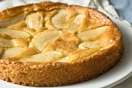 تهیه كیك سیب داغ،طرز تهیه شیرینی های فصل زمستان دسرهای فصل زمستان,پخت كیك سیب داغ