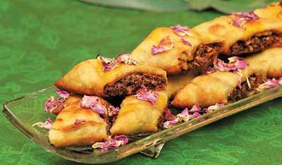 شیرینی رولت گل سرخ,طرز تهیه شیرینی رولت گل سرخ