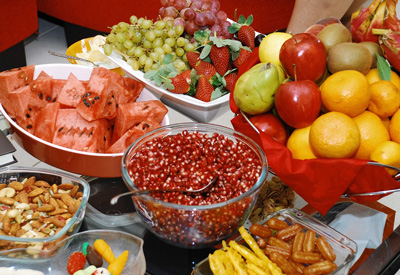 شب یلدا، خوردنی های شب یلدا پرخوری در شب یلدا,بخور نخور های شب یلدا