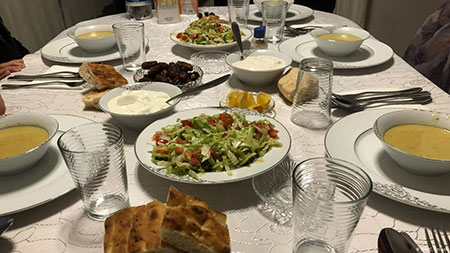 روزه و ویروس کرونا, تغذیه ماه رمضان در دوران کرونا, روزه گرفتن فرد کرونایی