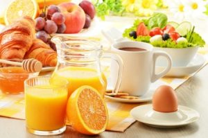 نوشیدن آب پرتقال در صبحانه, خواص آب پرتقال در صبحانه, نوشیدنی برای صبحانه