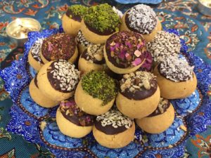 درست کردن شیرینی پسته ای و بادامی, نحوه درست کردن شیرینی پسته ای و بادامی