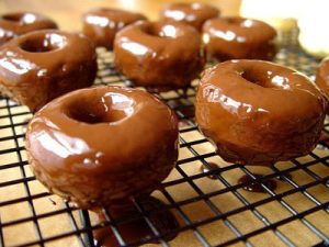 طرز تهیه دونات شکلاتی,پیراشکی شکلاتی