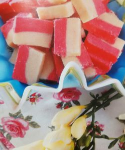 مواد لازم برای قند نارگیل دو رنگ,طرز درست کردن قند نارگیل دو رنگ
