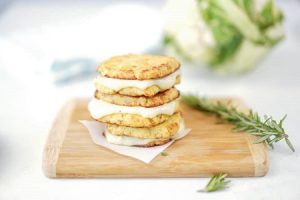 انواع غذا با گل کلم,غذا با گل کلم در طب سنتی , طرز تهیه استیک گل کلم رژیمی