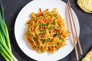 آموزش طرز تهیه غذا با نودل, کیک نودل, غذا با نودل ساده
