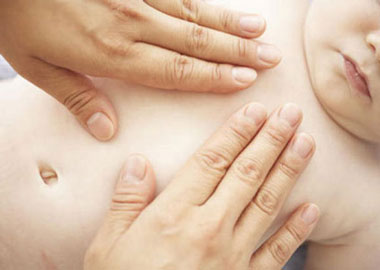 ماساژ کودک،انواع ماساژ کودک,فواید ماساژ کودک