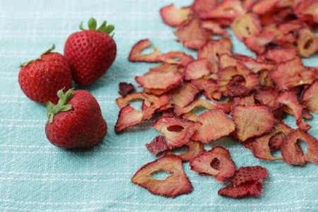 ارزش غذایی و کالری توت فرنگی خشک کالری توت فرنگی خشک,ارزش غذایی توت فرنگی خشک