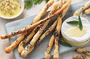 طعم دار کردن نان گریسینی, دستور تهیه نان گریسینی, مواد لازم نان گریسینی