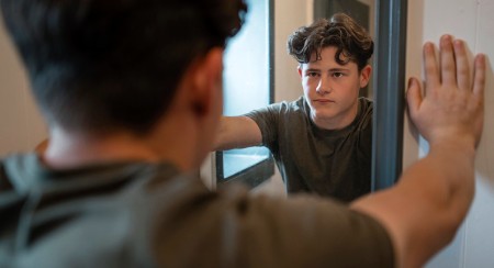 نوجوان و خود شناسی نوجوان و خود شناسی