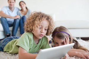 سن استفاده از تبلت,عوارض تبلت برای کودکان