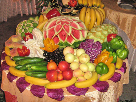 تصاویر تزیین میوه روی میز,تزیین میوه روی میز برای تولد,تزیین میوه روی میز