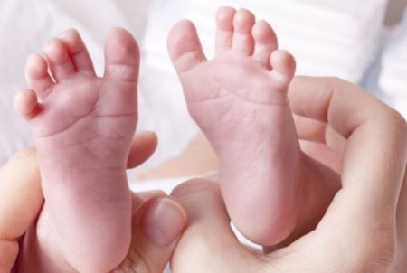 دلایل مشکلات پا و اختلالات ساق پا در نوزادان دلایل مشکلات پا و اختلالات ساق پا در نوزادان