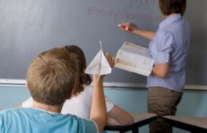 دلایل بی احترامی به معلم