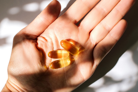 یکی از شناختهشدهترین فواید روغن ماهی خواص ضد التهابی آن است روغن ماهی, قرص روغن ماهی