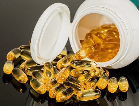 روغن ماهی برای شادابی پوست، تقویت مو و استحکام ناخن ها کمک می کند روغن ماهی, قرص روغن ماهی