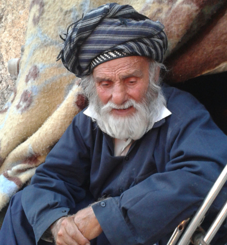 حسین کوهکن تاریخچه غار سنگی, خالق غار سنگی حسین کوهکن