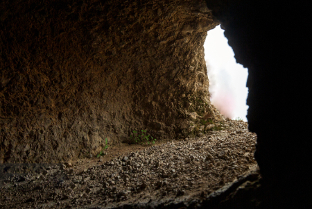 آثار فرهنگی کردستان تاریخچه غار سنگی, خالق غار سنگی حسین کوهکن