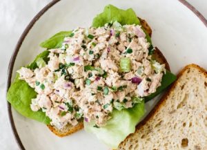 کالری سالاد تن ماهی,ارزش غذایی سالاد تن ماهی