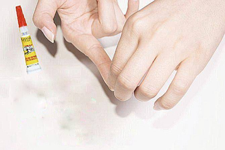 چسب قطرهای از روی لباس پاک کردن چسب قطرهای از پوست , حذف چسب قطرهای از دست