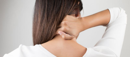 شکستن قولنج گاهی درد مزمن ایجاد میکند خطرات شکستن قولنج گردن, صدای قولنج گردن
