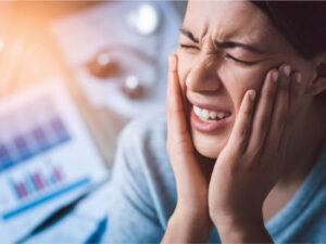 درمان فوری آبسه دندان و ورم صورت